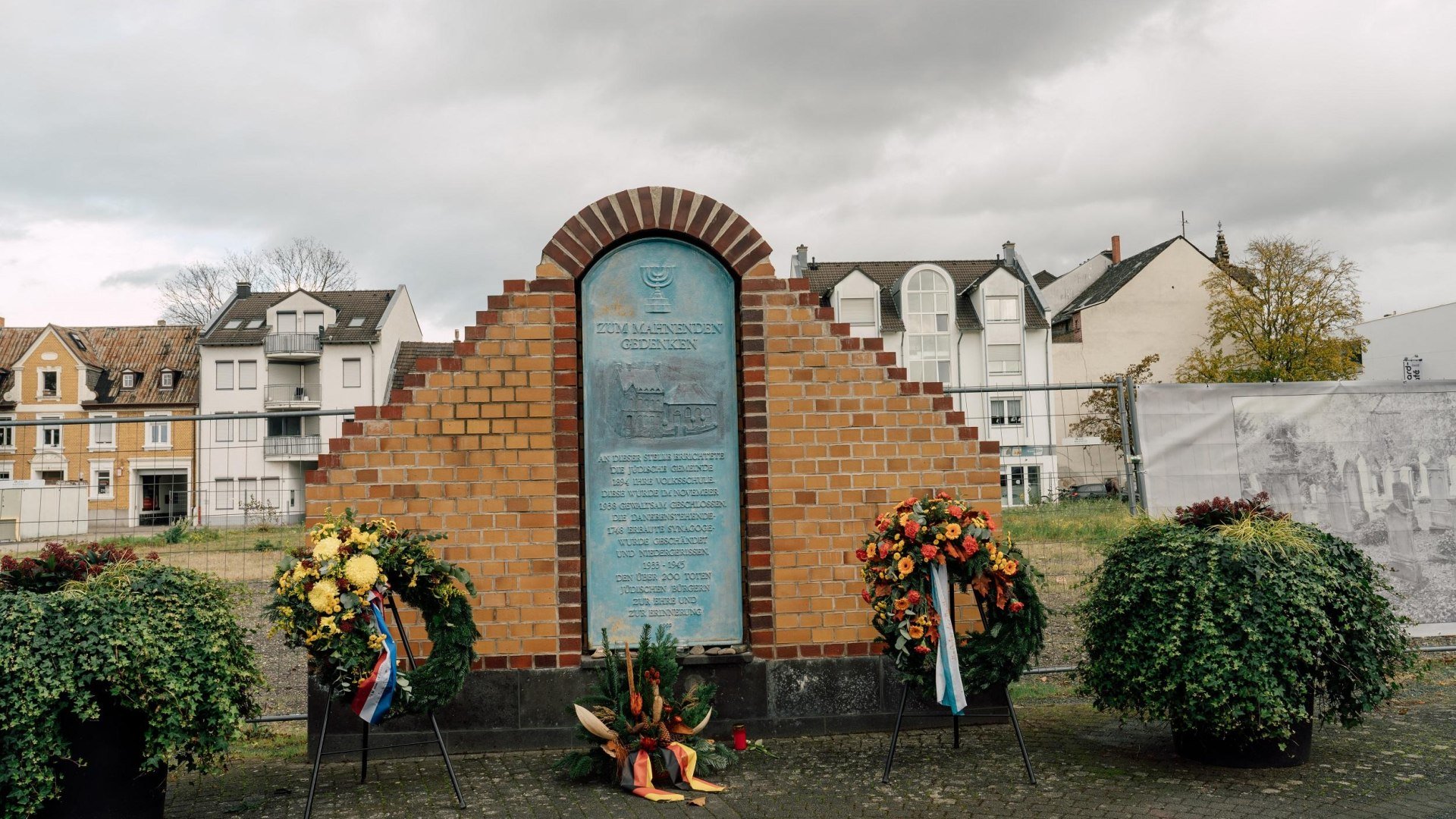 Mahnmal der Synagoge | &copy; Zimpfer_Photography