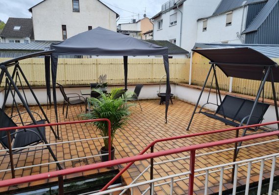 Terassenansicht | &copy; Familie Cornea