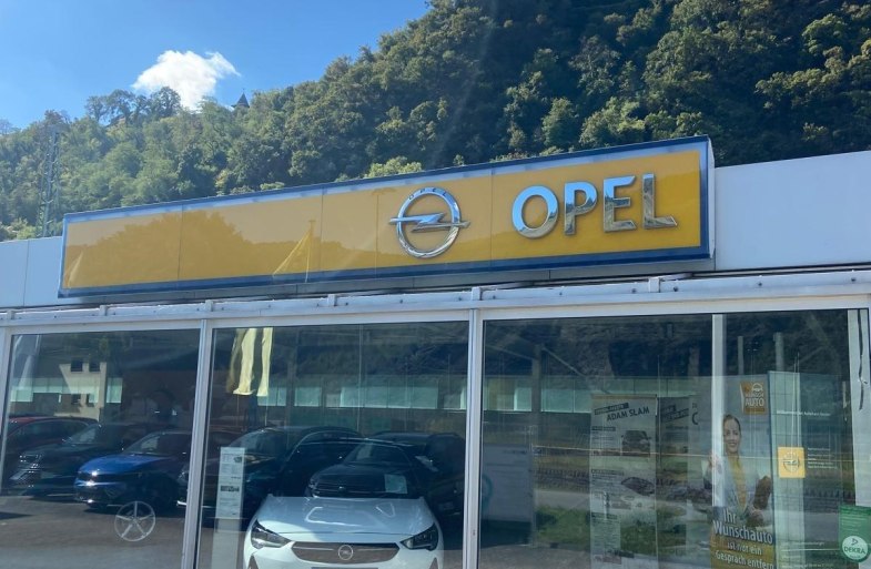 Opel mit Aussicht | © Fam. Becker, Oberwesel