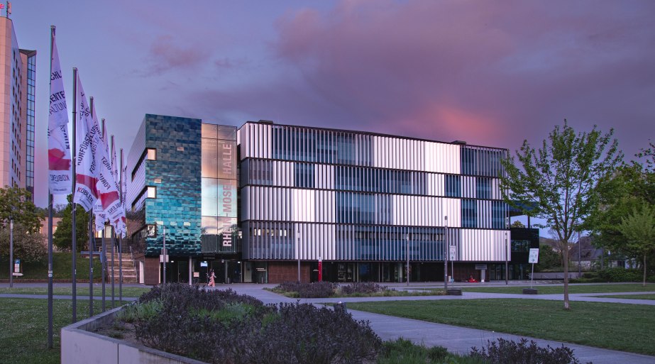 RMH im Sonnenuntergang | &copy; Johannes Bruchhof