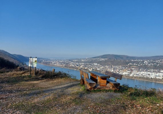 Tisch und B&auml;nke | &copy; TI Erlebnis Rheinbogen