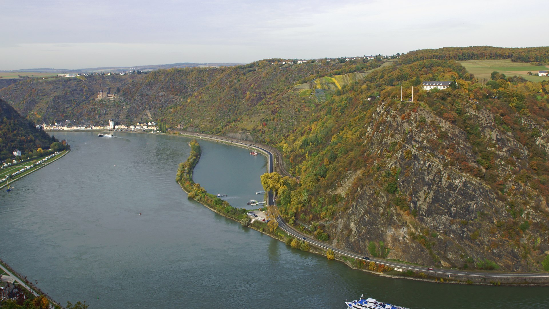 Das Rheintal am Loreleyfelsen | © Friedrich Gier Das Rheintal am Loreleyfelsen | © Friedrich Gier