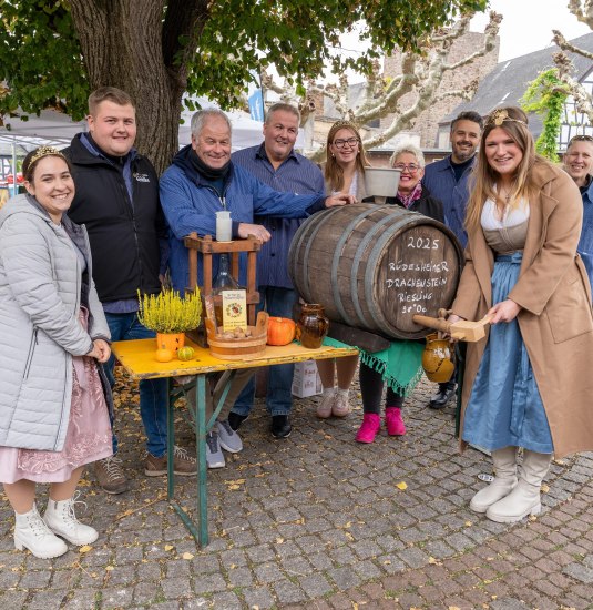 Tages des Federweißen - Winzer beim Umzug | © pixelStyling Tages des Federweißen - Winzer beim Umzug | © pixelStyling