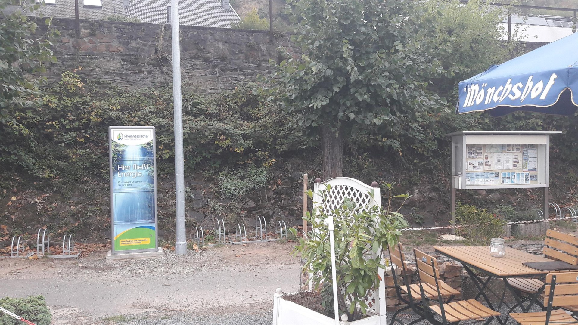 E-Bike Ladestation Niederheimbach Rheinufer | © Henry Tornow/Romantischer Rhein Tourismus GmbH E-Bike Ladestation Niederheimbach Rheinufer | © Henry Tornow/Romantischer Rhein Tourismus GmbH