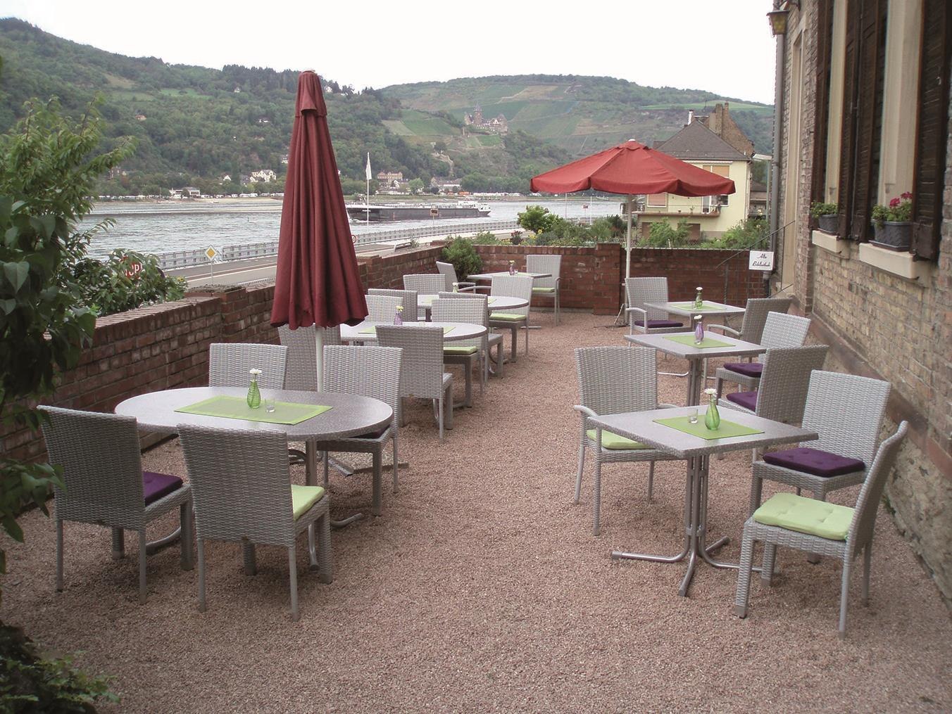 Strau&szlig;wirtschaft Terrasse Weingut Nies | &copy; Weingut Theodor Nies