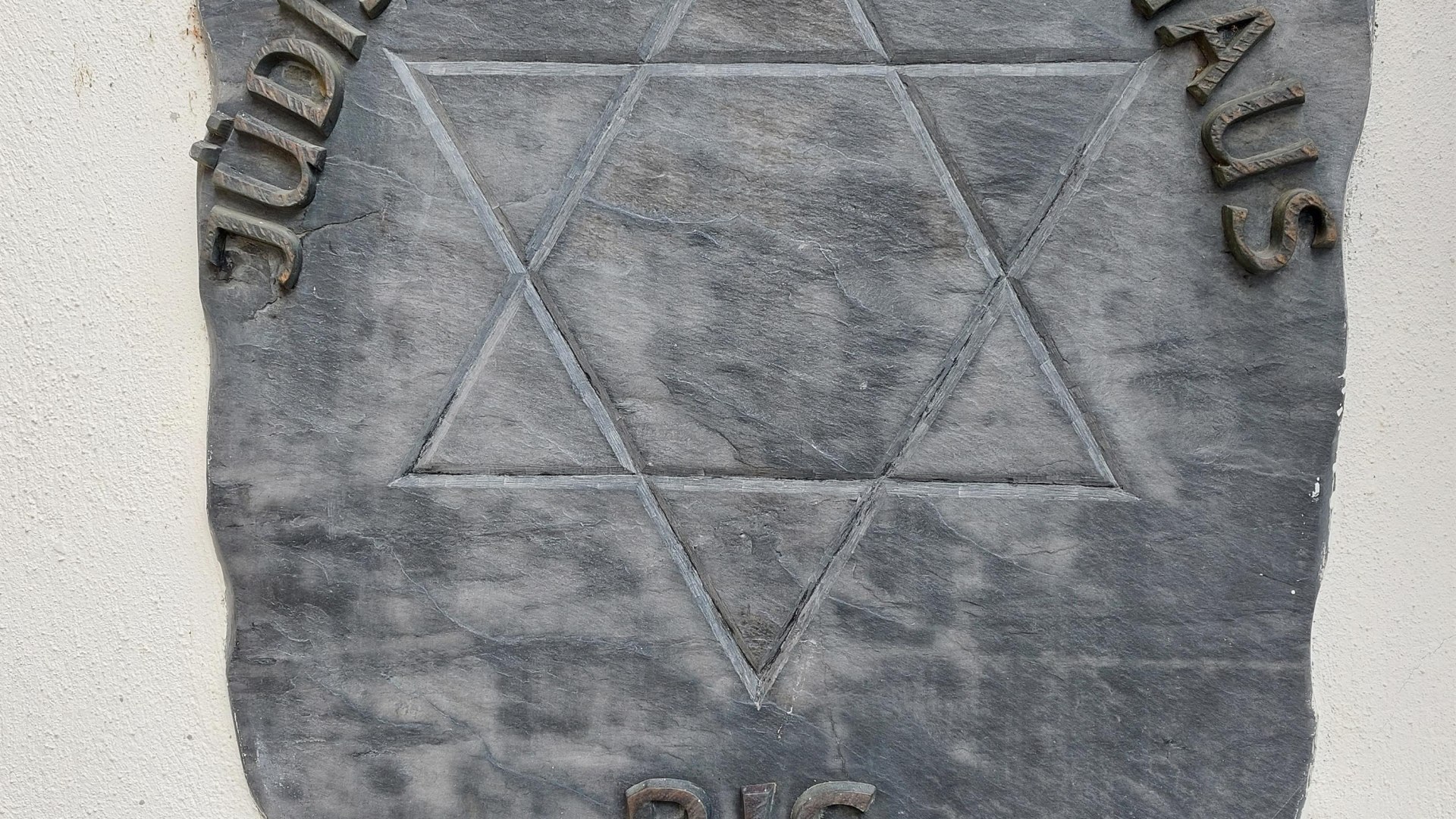 Gedenktafel | &copy; Tourist-Information Erlebnis Rheinbogen