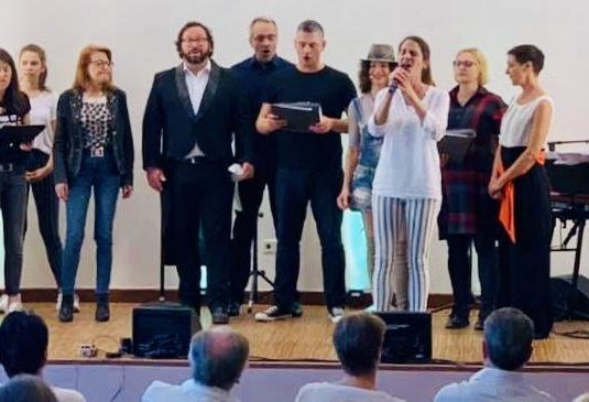 Dunjas singing class | © Meuer Dunjas singing class | © Meuer