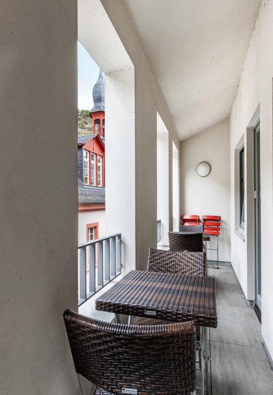 Balcony with seating &ndash; Bacharach old town | &copy; Bacchus Holiday Homes