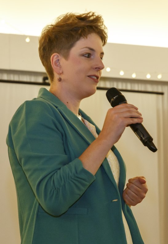 Moderatorin Anna Klapper | &copy; Fotostudio Eidens-Holl