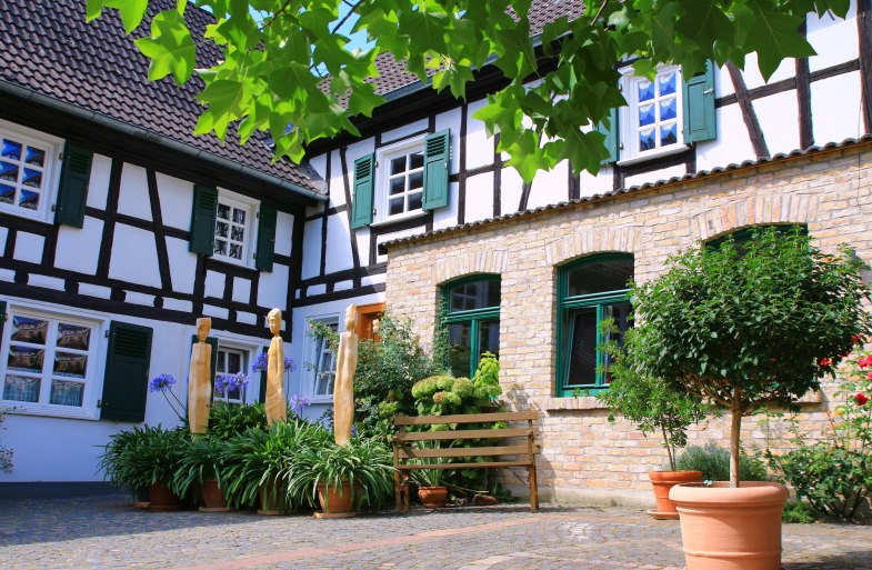 13 | © Weingut Friesenhahn 13 | © Weingut Friesenhahn