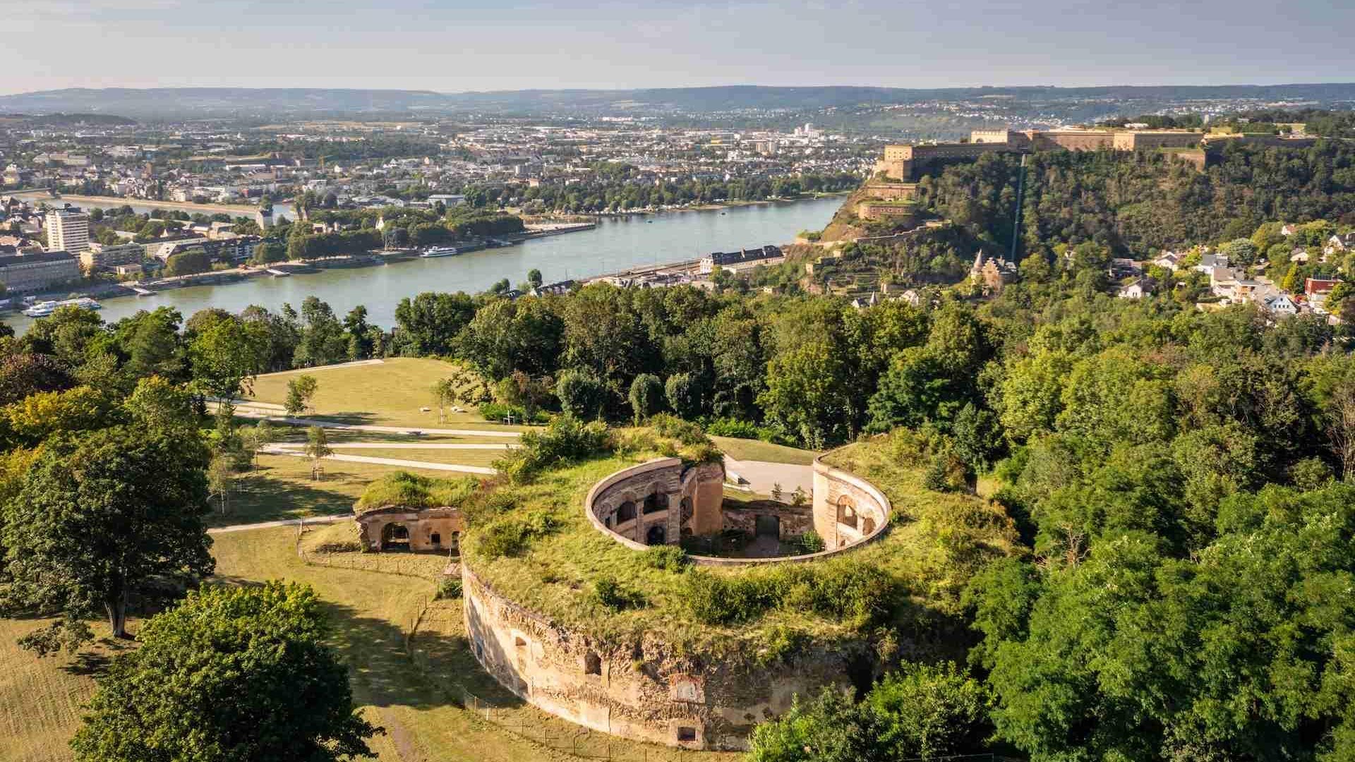 Fort Asterstein mit Festung im Hintergrund | © Koblenz-Touristik GmbH / Dominik Ketz Fort Asterstein mit Festung im Hintergrund | © Koblenz-Touristik GmbH / Dominik Ketz