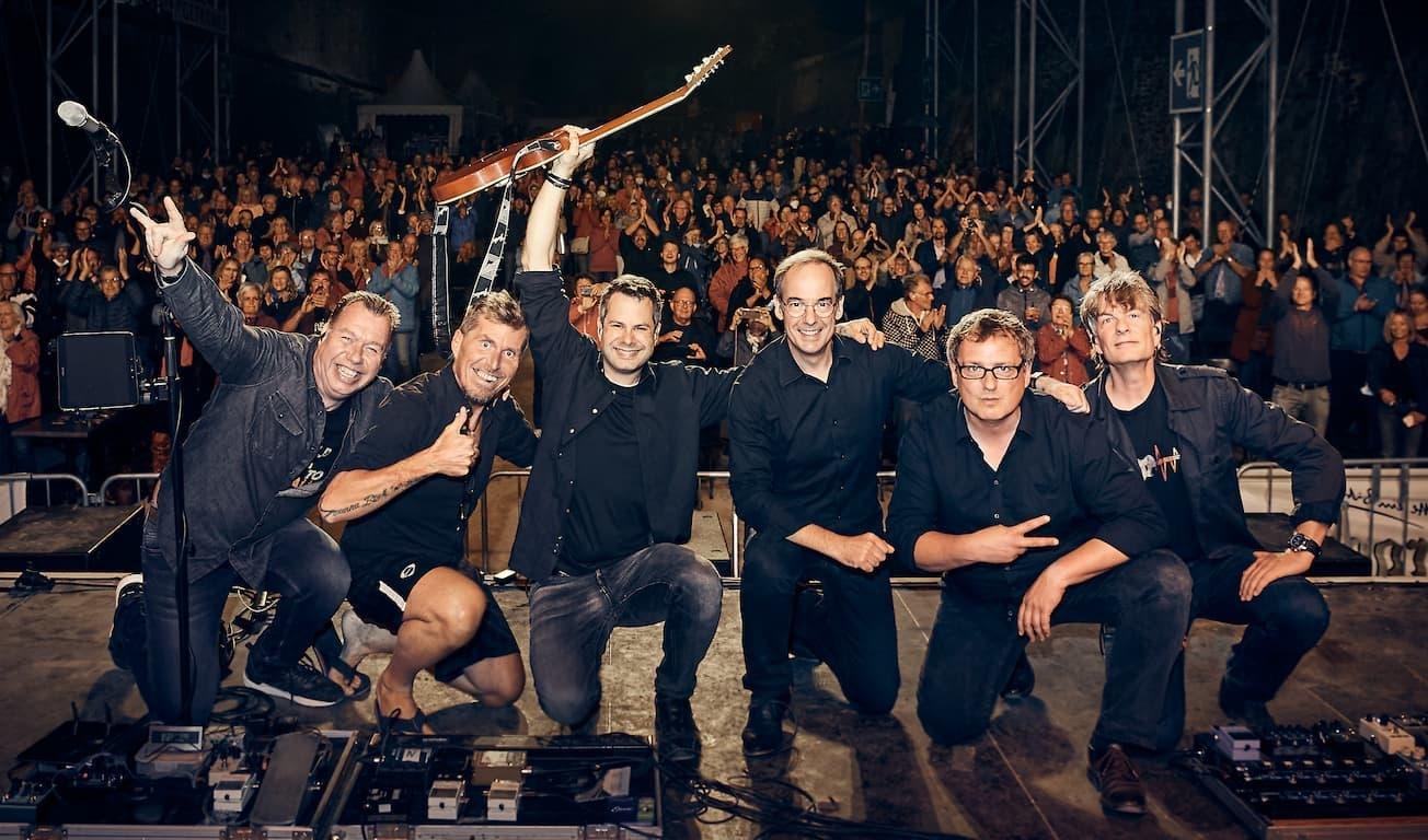 2025_10_04 dIREsTRATS dire straits tribute im Café | © dIRE sTRATS
