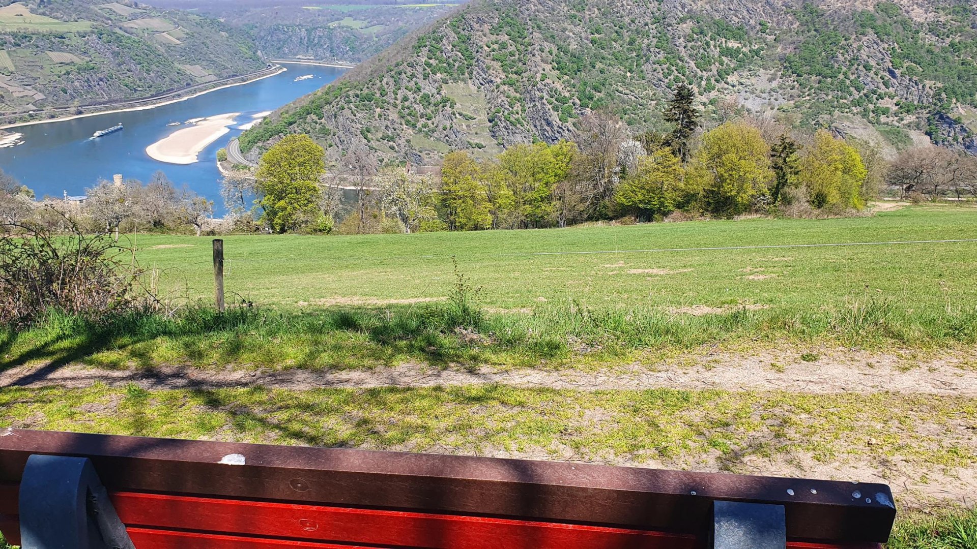 Ruhebank mit Rheinblick | &copy; TI Hunsr&uuml;ck-Mittelrhein