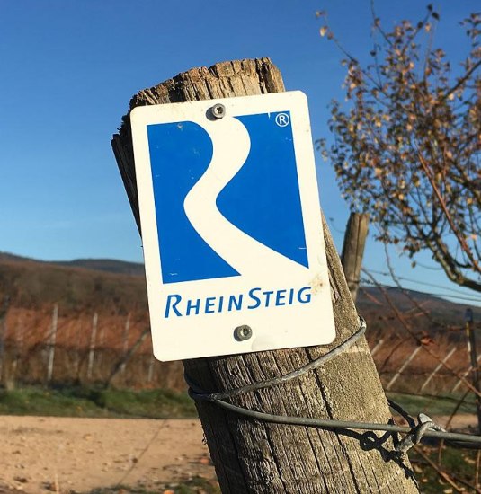 rheinsteigschild1 | © Weingut Nies rheinsteigschild1 | © Weingut Nies