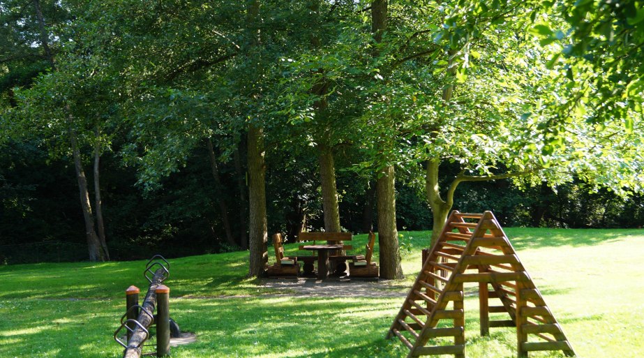 Spielanlage | &copy; Tourist-Information Erlebnis Rheinbogen