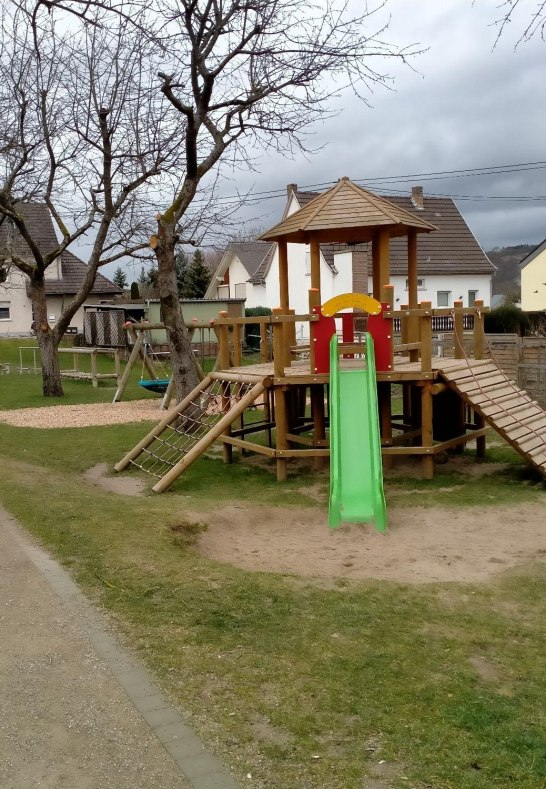 Spielturm | &copy; Ortsgemeinde Brey