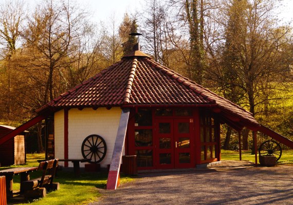 Hütte2 | © Tourist-Information Erlebnis Rheinbogen Hütte2 | © Tourist-Information Erlebnis Rheinbogen