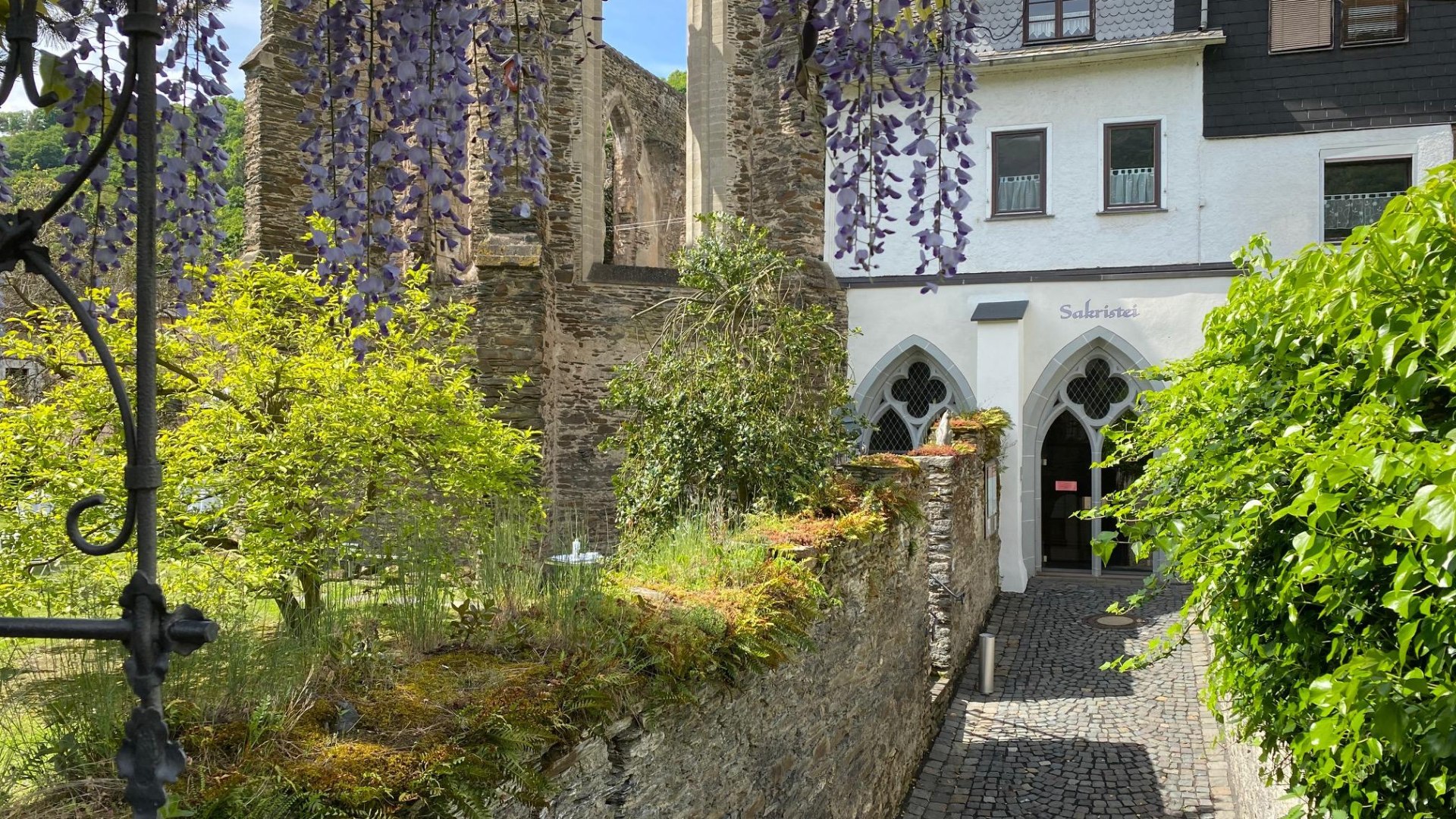 Patergang Minoritenkloster Oberwesel Foto Reinfrie | © Reinfriede Scheer