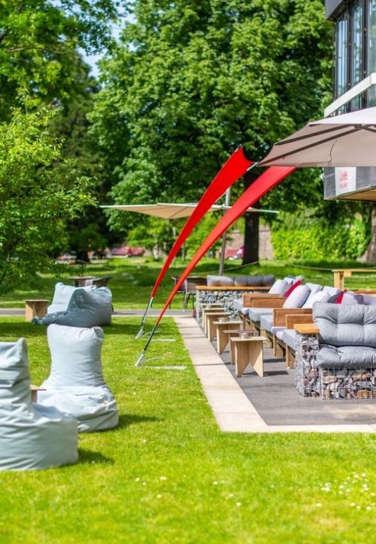 Cuvée-Außenlounge am Rhein_Cocktails und Drinks | © Diehl´s Hotel GmbH Cuvée-Außenlounge am Rhein_Cocktails und Drinks | © Diehl´s Hotel GmbH