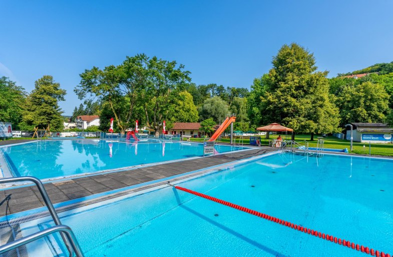 Freibad Becken | © Patrick Gawandtk Freibad Becken | © Patrick Gawandtk