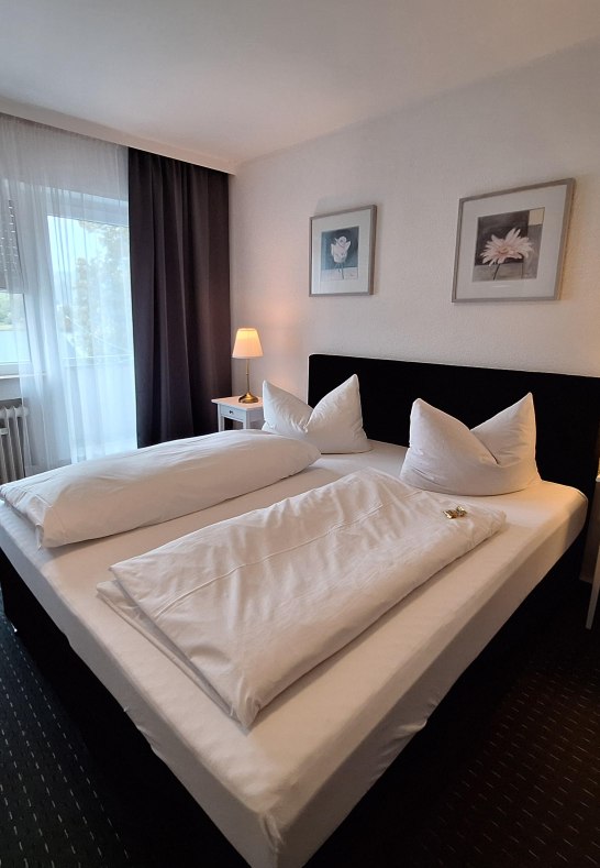 Doppelzimmer Rheinblick mit Balkon | &copy; Koblenz-Touristik GmbH, J. Assenmacher