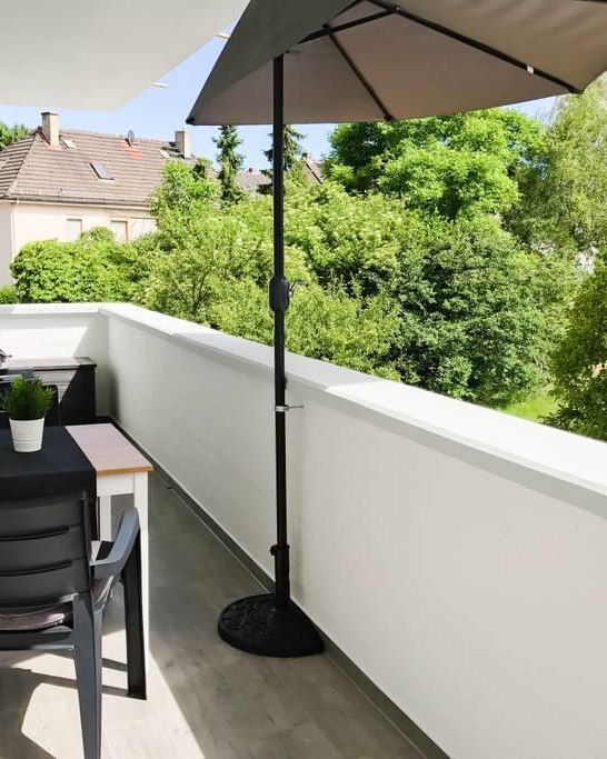 S&uuml;dbalkon mit Blick ins Gr&uuml;ne (2) | &copy; Kisch