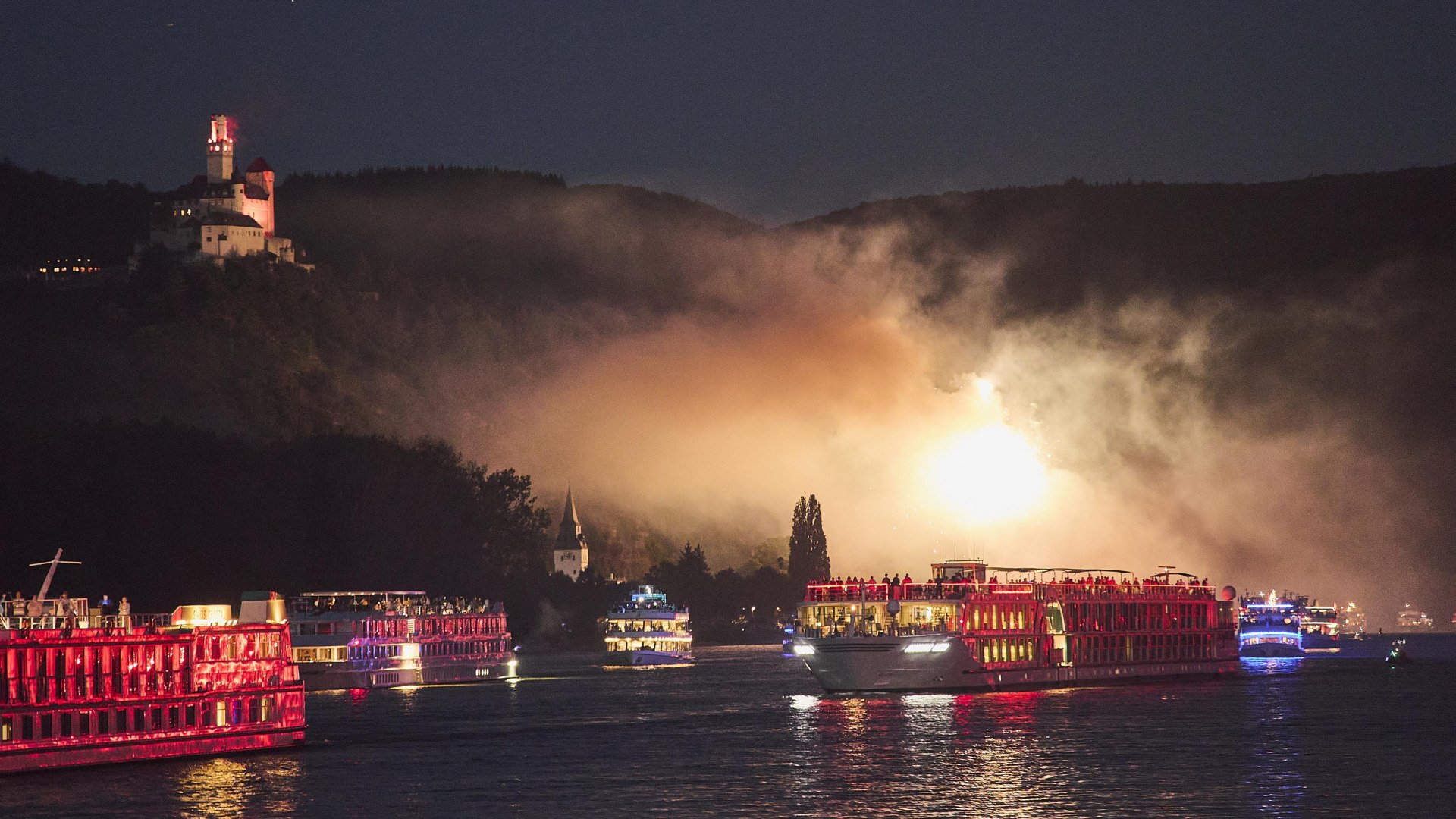 Rhein-in-Flammen-Rhens | © Marco Rothbrust