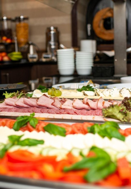 breakfast buffet | &copy; Hotel Hohenstaufen