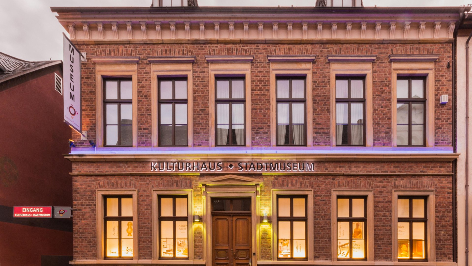 kulturhaus-oberwesel-Fassade-neu-2018 mit Eingang | &copy; Kulturhaus Oberwesel