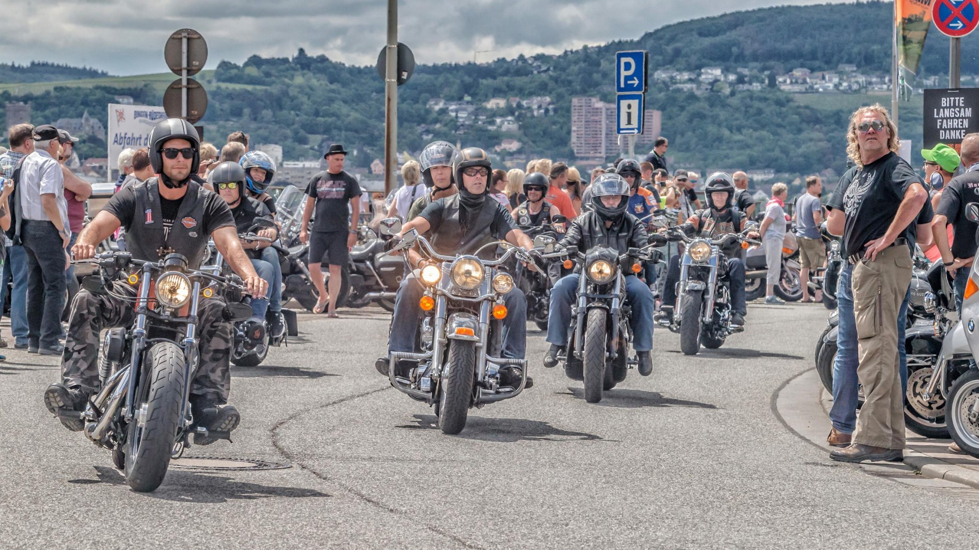 Magic Bike - Biker auf der Rheinstra&szlig;e | &copy; R&uuml;desheim Tourist AG - Foto Marlis Steinmetz