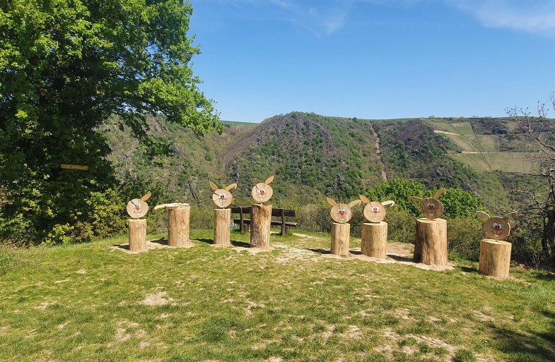 Holzfiguren "Tolle Hasen" | &copy; T. Biersch