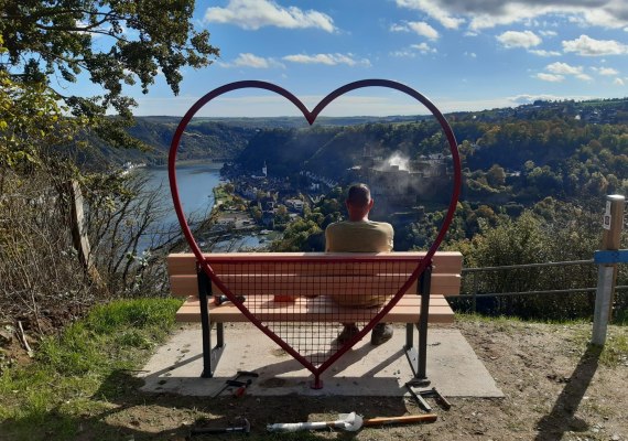 Ruhebank mit Rheinfelsherz | &copy; J. G&ouml;dert