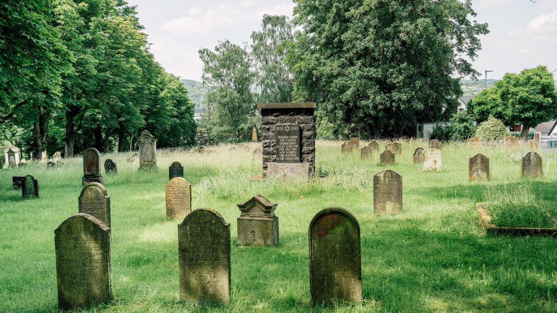 J&uuml;discher Friedhof Niederbieber | &copy; Zimpfer_Photography
