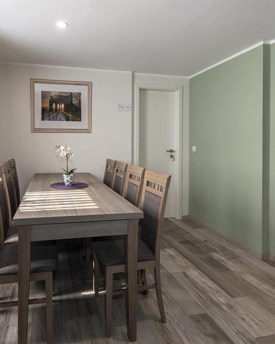 Esstisch | &copy; Kirsten Kochh&auml;user