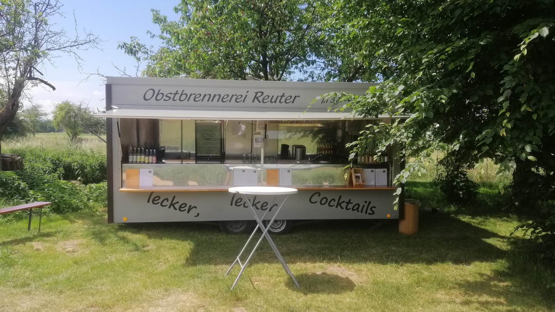 Edelobstbrennerei Reuter -Verkaufsstand | © Edelobstbrennerei Reuter Edelobstbrennerei Reuter -Verkaufsstand | © Edelobstbrennerei Reuter