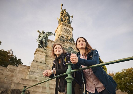 Wandern zum Niederwalddenkmal | © Marco Rothbrust-Romantischer Rhein Tourismus GmbH Wandern zum Niederwalddenkmal | © Marco Rothbrust-Romantischer Rhein Tourismus GmbH