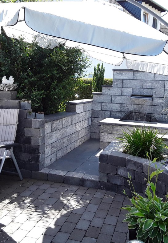 Wasserfall+Sonnenschirm | &copy; Hedi Sommers