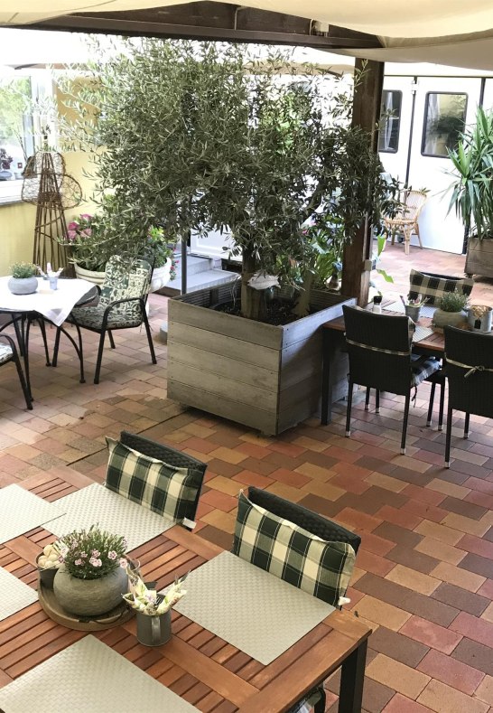 Gem&uuml;tlicher Innenhof | &copy; Zurstra&szlig;en