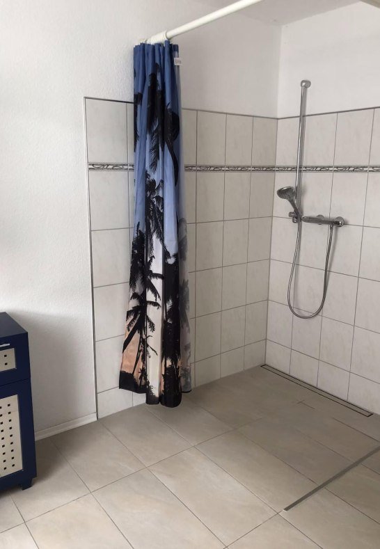 Dusche | &copy; Elfriede Kaminski