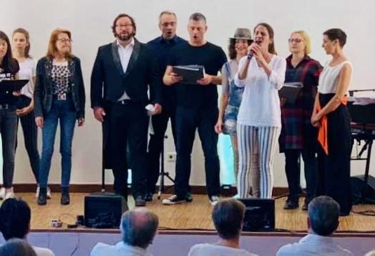 Dunjas singing class | © Meuer Dunjas singing class | © Meuer