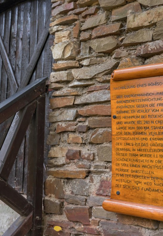 Infotafeln am Römerturm | © Andreas Pacek, fototour-deutschland.de