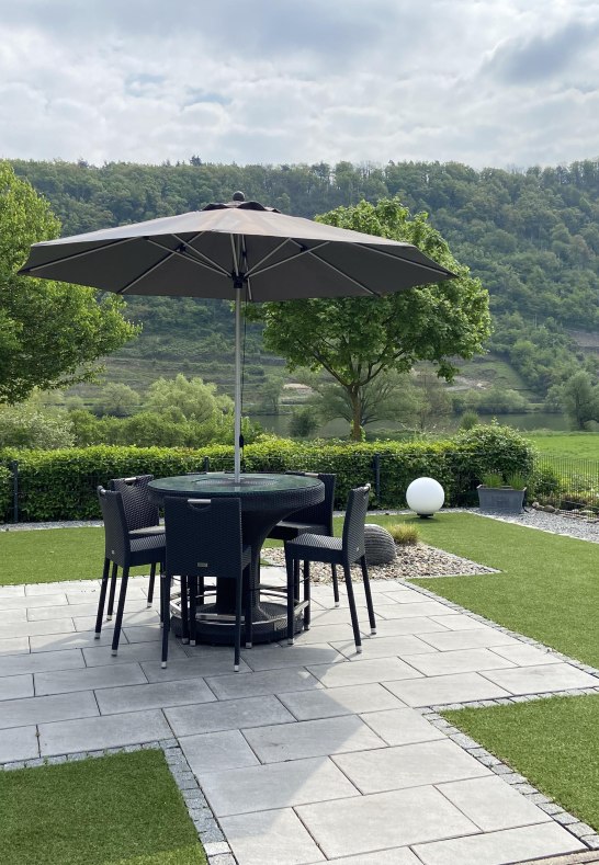 Moselchalet Koblenz Stehtisch | &copy; Stefanie K&auml;fer