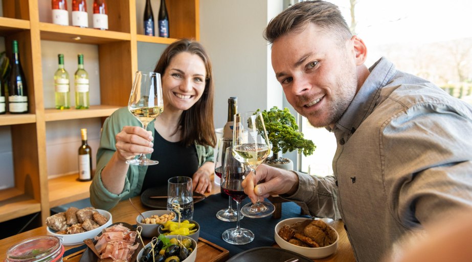 Vinothek Detail | © Rheinhessen Touristik © Dominik Ketz Vinothek Detail | © Rheinhessen Touristik © Dominik Ketz