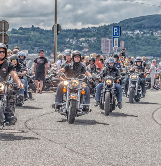 Magic Bike - Biker auf der Rheinstraße | © Rüdesheim Tourist AG - Foto Marlis Steinmetz Magic Bike - Biker auf der Rheinstraße | © Rüdesheim Tourist AG - Foto Marlis Steinmetz