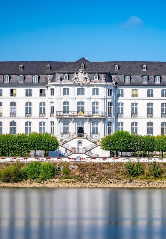 Schloss Engers Rheinseite | © Patrick Gawandtka Schloss Engers Rheinseite | © Patrick Gawandtka