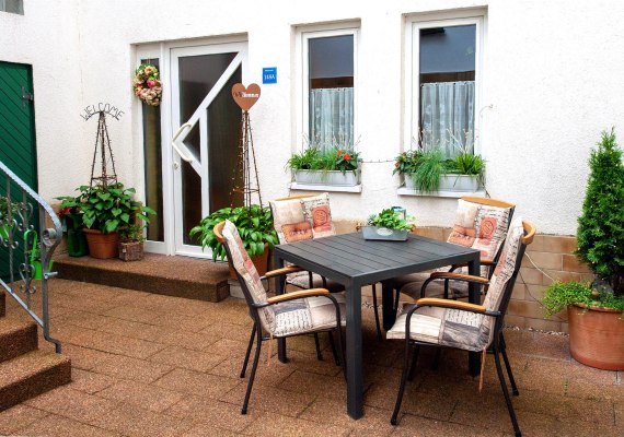 Innenhof / Raucherlounge | &copy; Ingrid Kachel