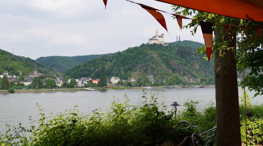 Campingplatz Brey mit Blick auf Marksburg | &copy; Tourist Information Erlebnsi Rheinbogen