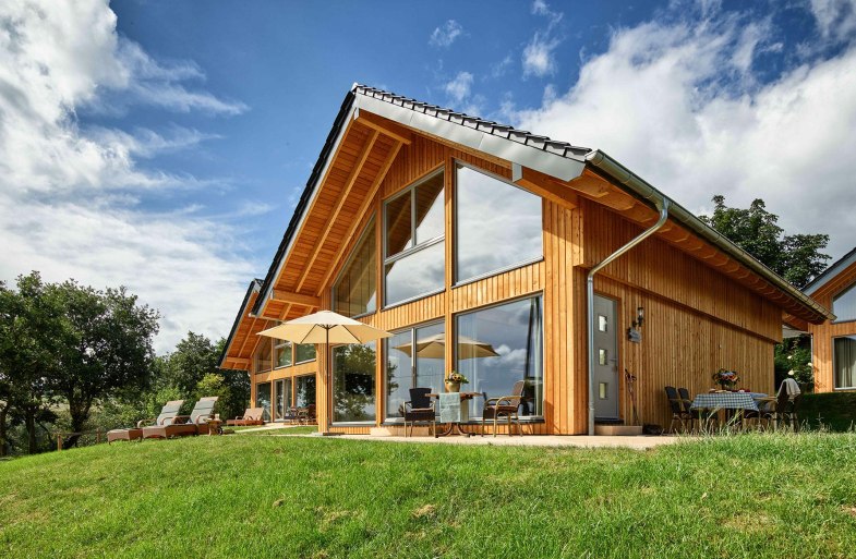 Hof_Hardthoehe_RheinblickChalet_Front | &copy; Tourist-Information Oberwesel