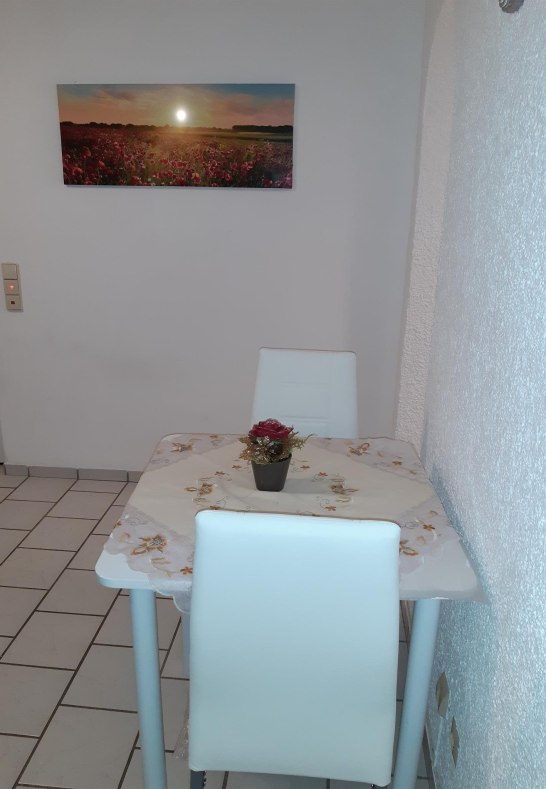 Esstisch | &copy; Reyhan Moulas